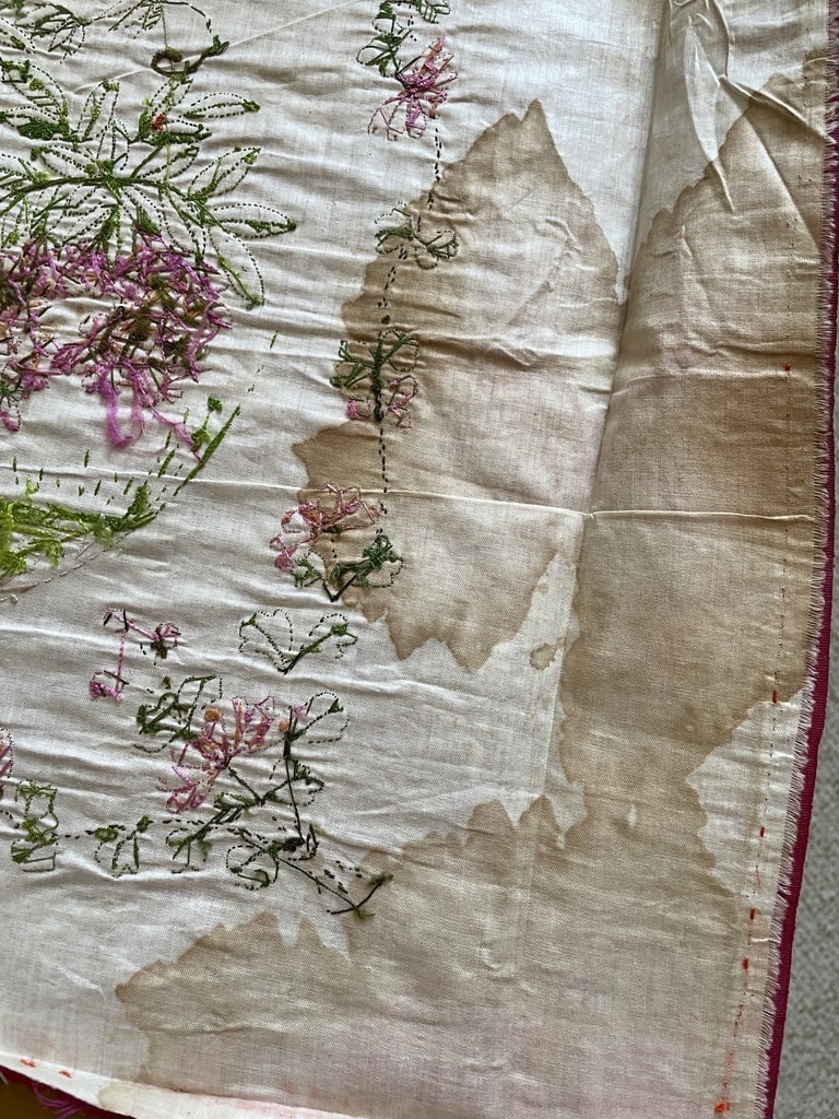 Pair Of Small Panels Featuring Asian Embroidery On Red Silk—cushion Covers—circa 1900-photo-6