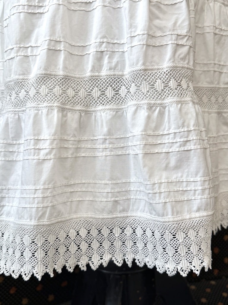 Jupon blanc en coton avec petits plis à l'ongle et dentelle au crochet - Début XXe-photo-3