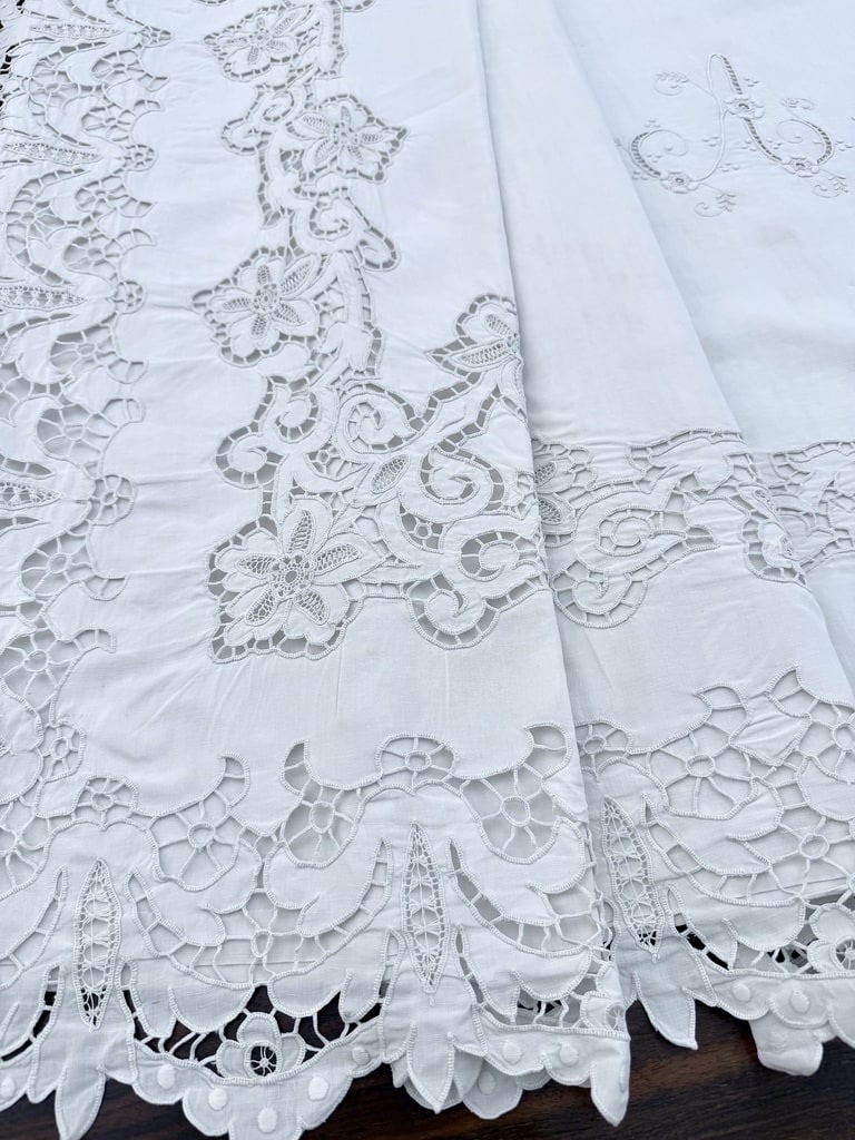 Drap ancien chiffré A-M en fil de lin - Broderie Richelieu Renaissance - Trousseau du XIXe-photo-3