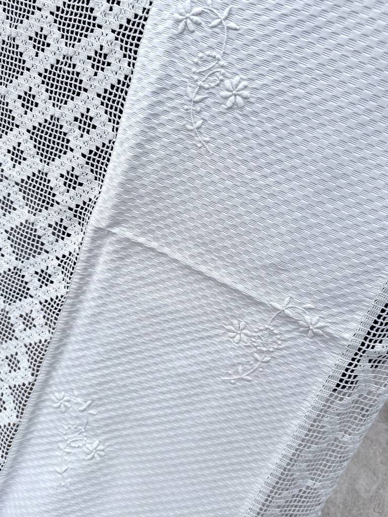 Dessus de lit chiffré JM - Piqué de coton blanc et dentelle au crochet - linge ancien-photo-4