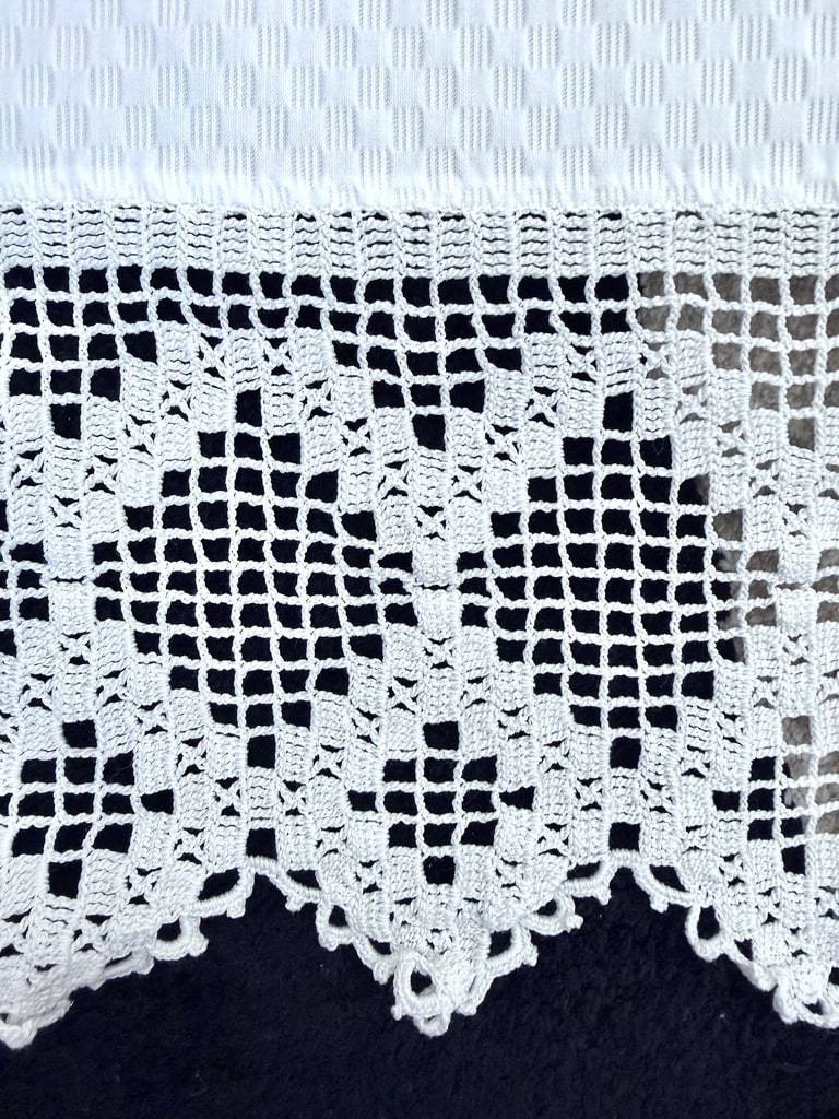 Dessus de lit chiffré JM - Piqué de coton blanc et dentelle au crochet - linge ancien-photo-2