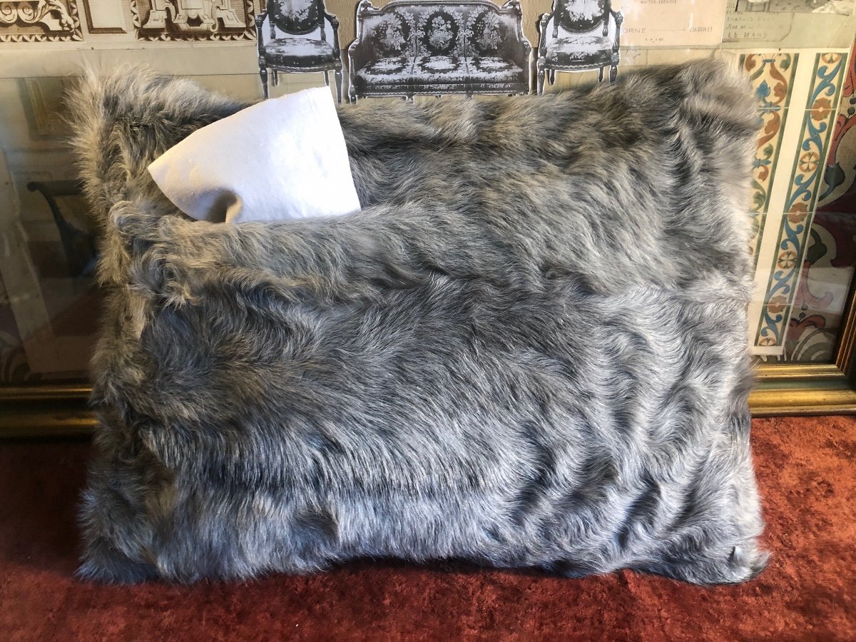 Fur Cushion, Mongolian Goat. Wool Flannel Back. 30x40-photo-2