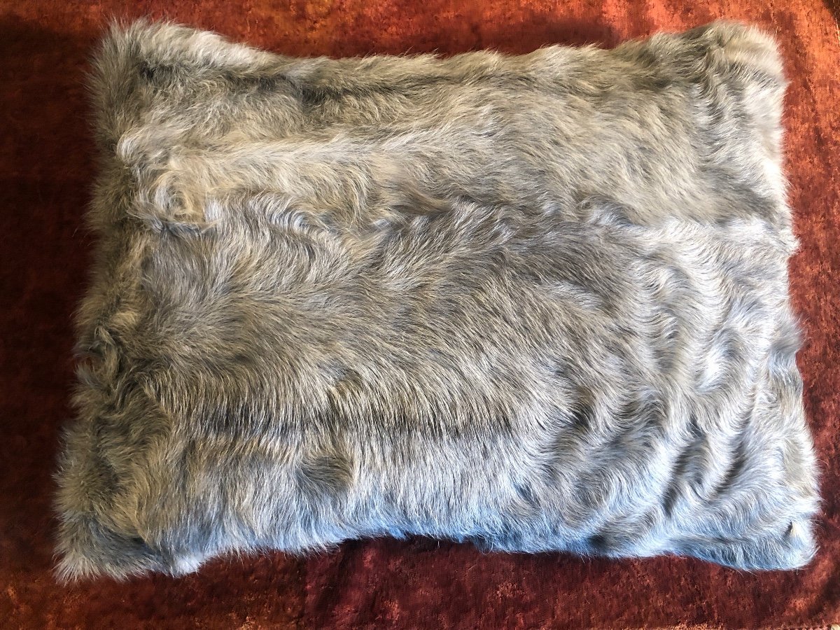 Fur Cushion, Mongolian Goat. Wool Flannel Back. 30x40-photo-4