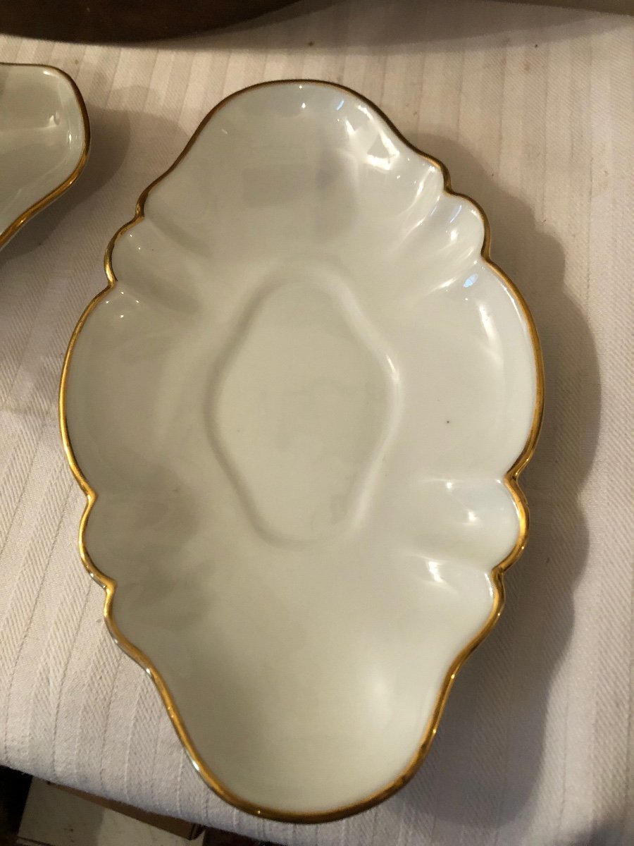 Pair Of Sauce Boats In Paris Porcelain With Fine Gold Scalloped Borders. 19th Century -photo-1