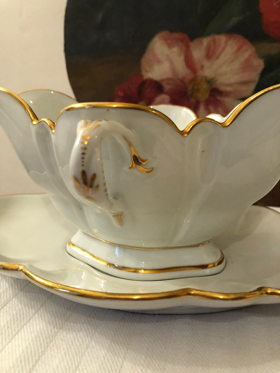 Pair Of Sauce Boats In Paris Porcelain With Fine Gold Scalloped Borders. 19th Century -photo-5