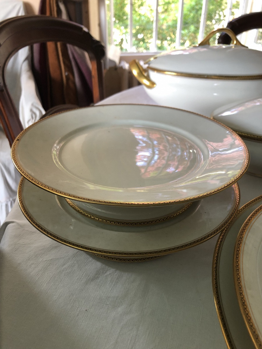 Service De Vaisselle De Limoges. 69 Pièces. Blanc Et Bordures Dorées. Le Tourneur Salmon & Cie -photo-2