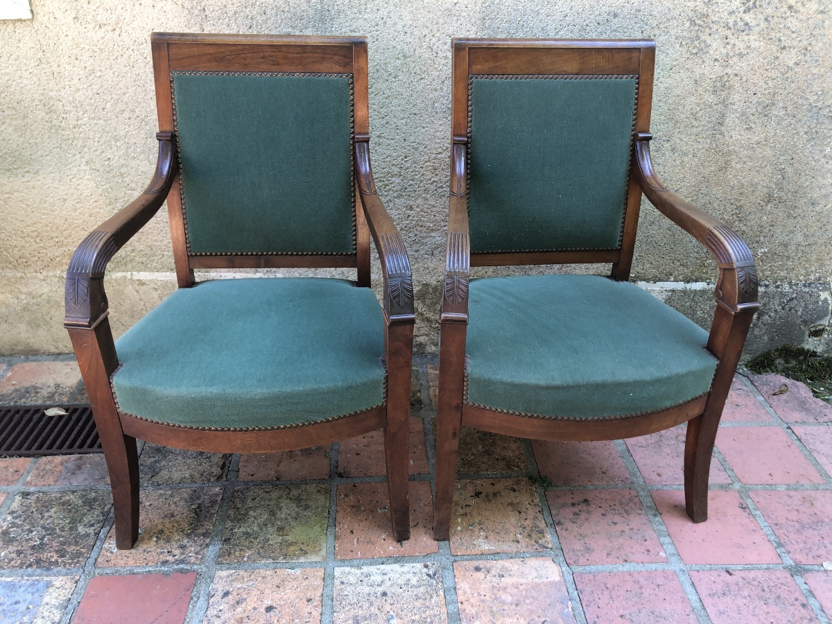 Fauteuils (x3) restauration en noyer, recouverts de velours vert. XIXeme