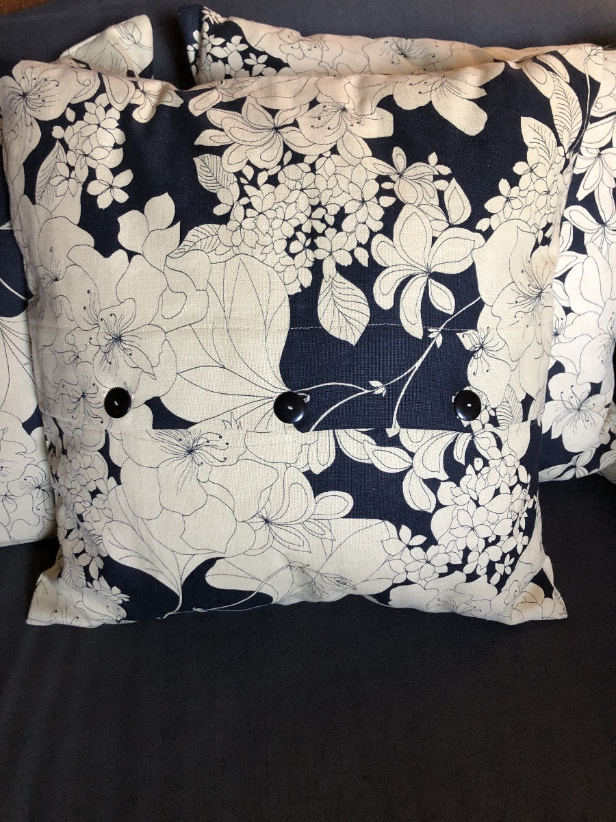 Coussins (x3) en lin et coton, motif  d importantes fleurs  style Japonisant. 50 x 50 cm-photo-4