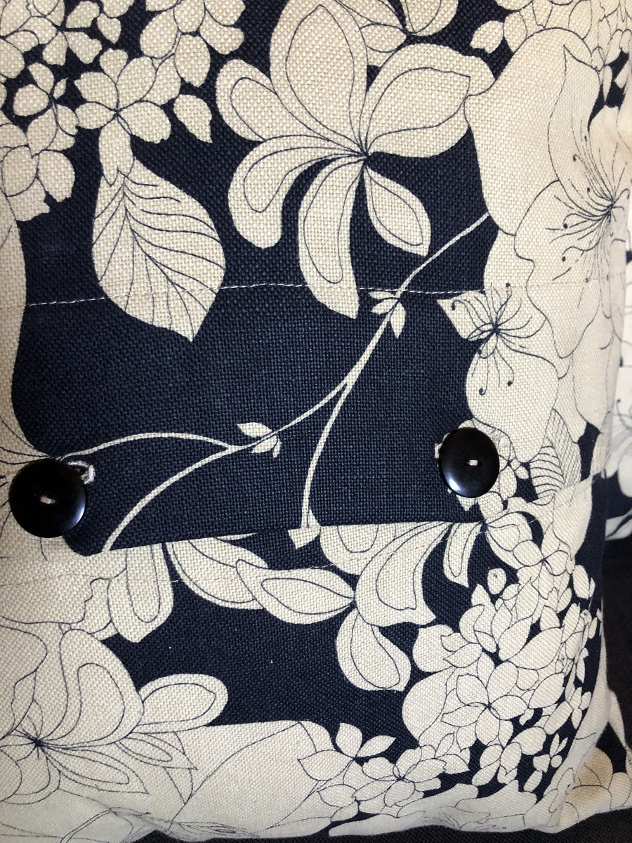 Coussins (x3) en lin et coton, motif  d importantes fleurs  style Japonisant. 50 x 50 cm-photo-1