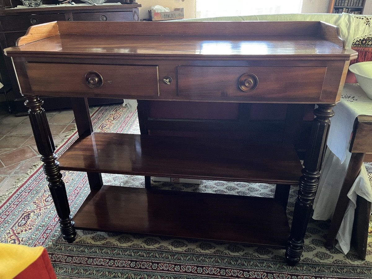 Console, desserte en acajou. Tiroirs en façade et deux étagères. XIXème 