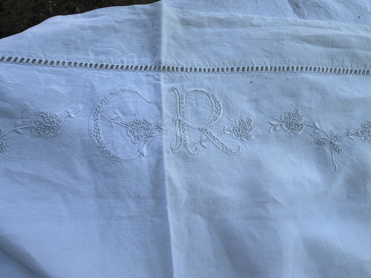 Linen Thread Sheet. Cr Monogram Embroidery. 220 X 290 Cm. Antique Sheet Or Tablecloth -photo-1
