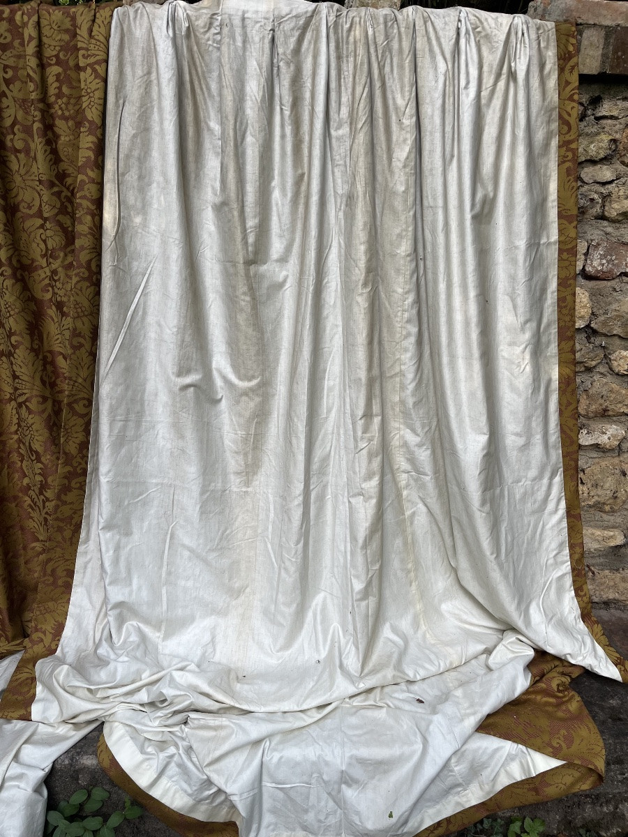 Double rideaux en lainage et double de cotonnade. Hauteur 255 cm. -photo-5