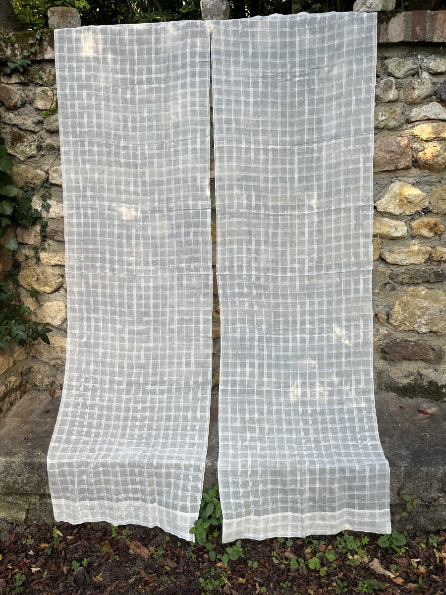 Paire de rideaux en filet, motif a carreaux. Rideaux souple et léger. Hauteur 210 cm. -photo-4