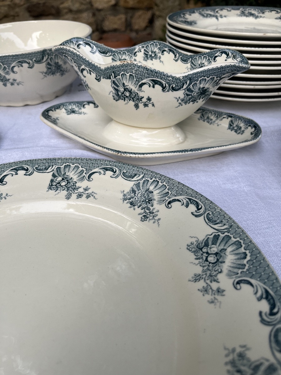Service vaisselle  (partie) Terre de Fer. St Amand. modèle La Vallière.  Assiettes, Plats ect..-photo-4