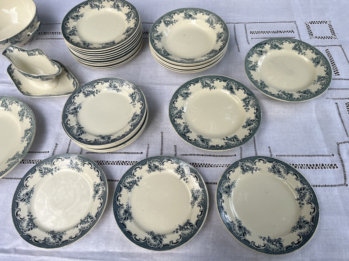 Service vaisselle  (partie) Terre de Fer. St Amand. modèle La Vallière.  Assiettes, Plats ect..-photo-3