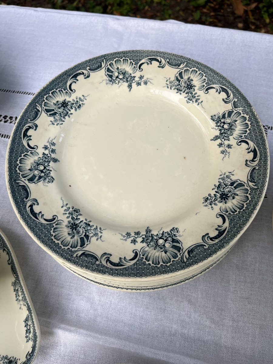 Service vaisselle  (partie) Terre de Fer. St Amand. modèle La Vallière.  Assiettes, Plats ect..-photo-7