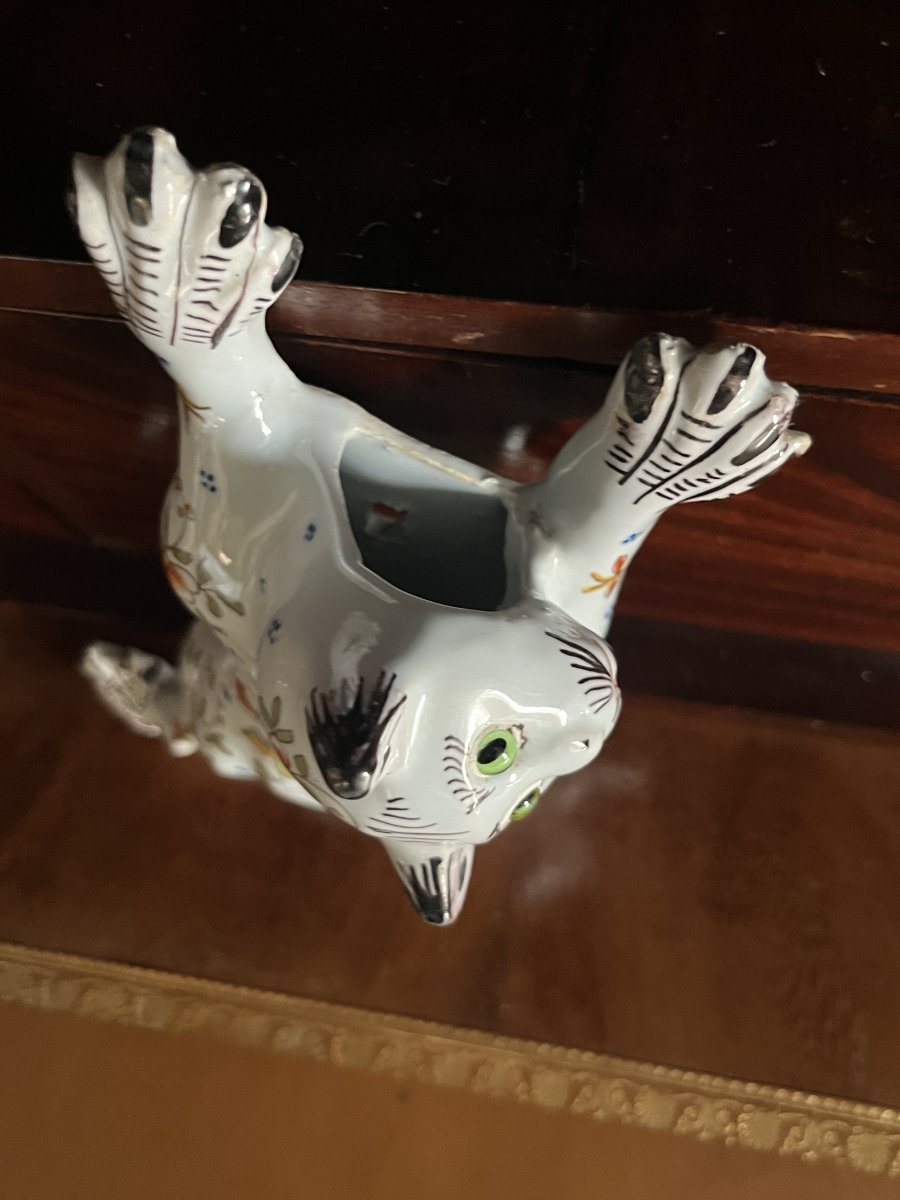 Cat-shaped Wall-mounted Flower Vase Made Of Earthenware. Desvres Earthenware-photo-4