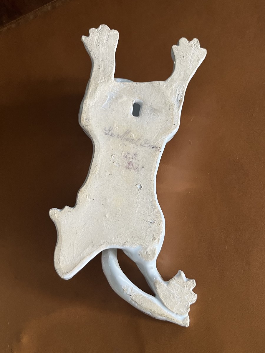 Cat-shaped Wall-mounted Flower Vase Made Of Earthenware. Desvres Earthenware-photo-5