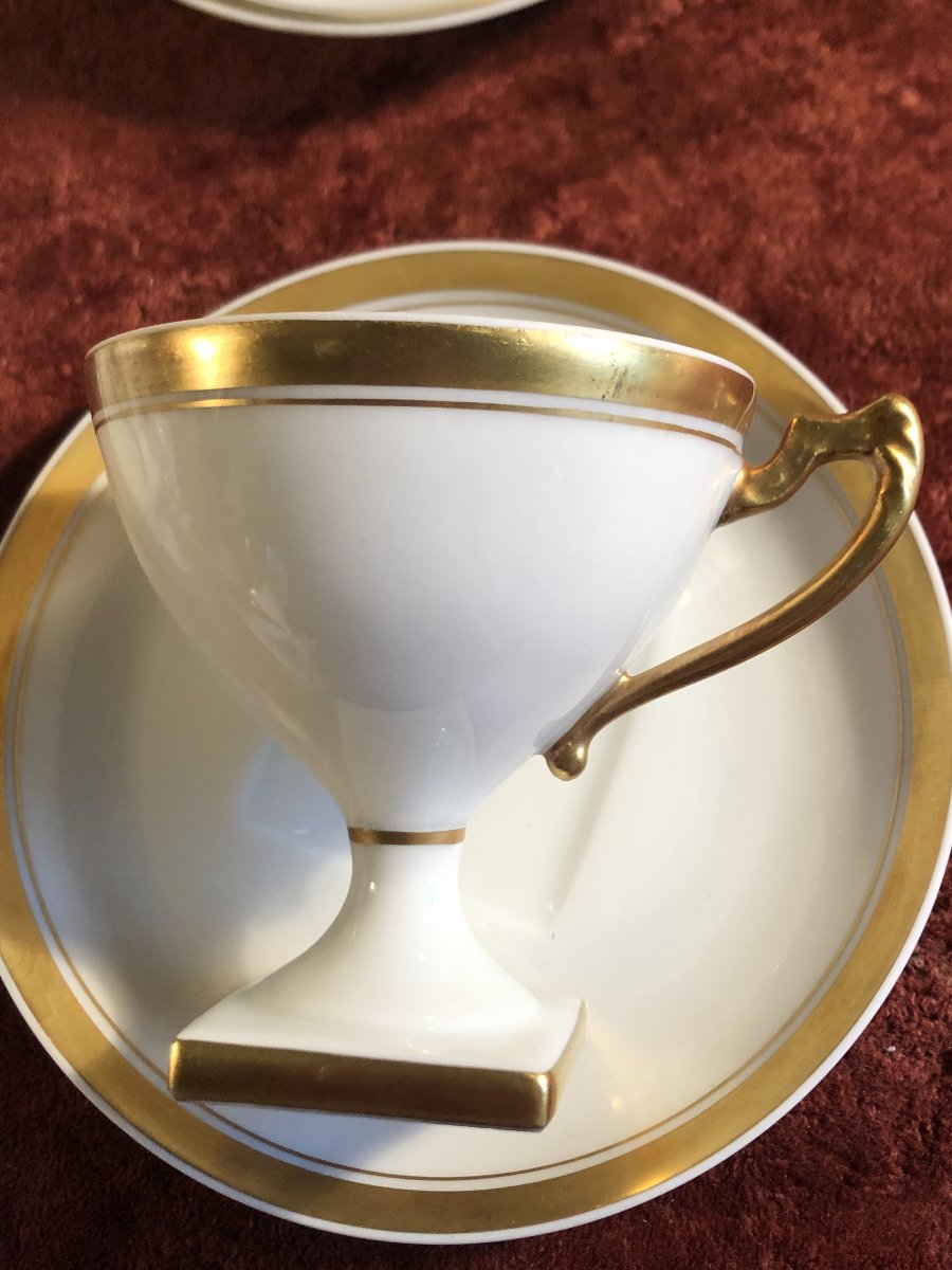 Service à café porcelaine fine sur piédouche. blanc & filet or. Limoges. 10 tasses-photo-4