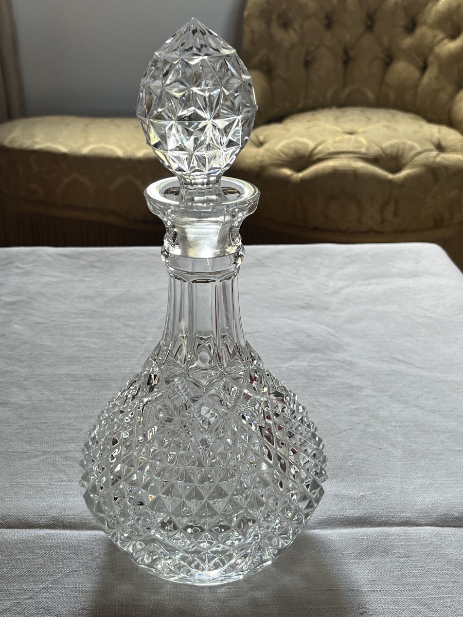Carafe  à vin en cristal, pointe de diamants. 