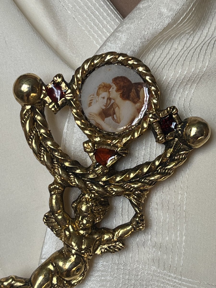 Designer Brooch By F. Volle Paris, Circa 1990. Cherub And Gilded Resin -photo-4
