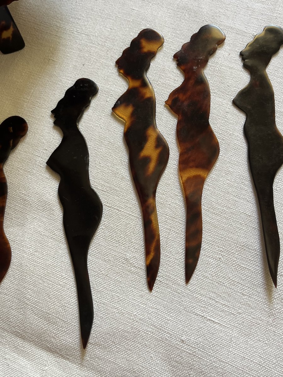 Piques ou mélangeurs à  cocktail, en écaille de tortue avec ses 12 piques. Silhouettes de femme-photo-6