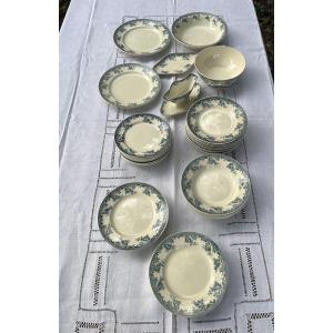 Service vaisselle  (partie) Terre de Fer. St Amand. modèle La Vallière.  Assiettes, Plats ect..