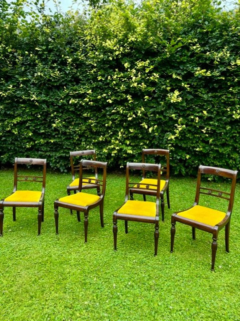Suite de 6 chaises en bois sculptée-photo-1