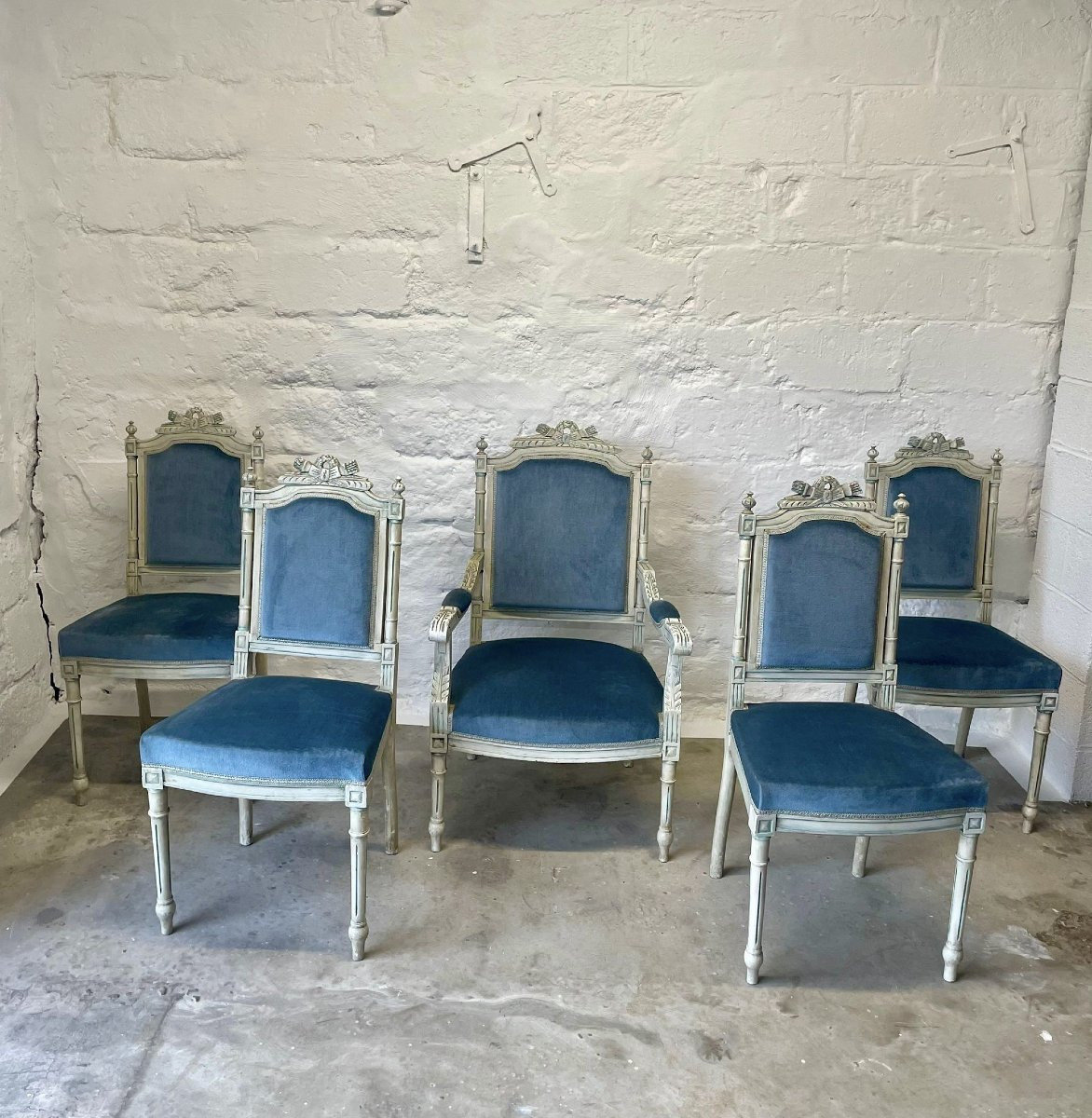 Louis XVI Style Living Room, 6 Pieces-photo-1