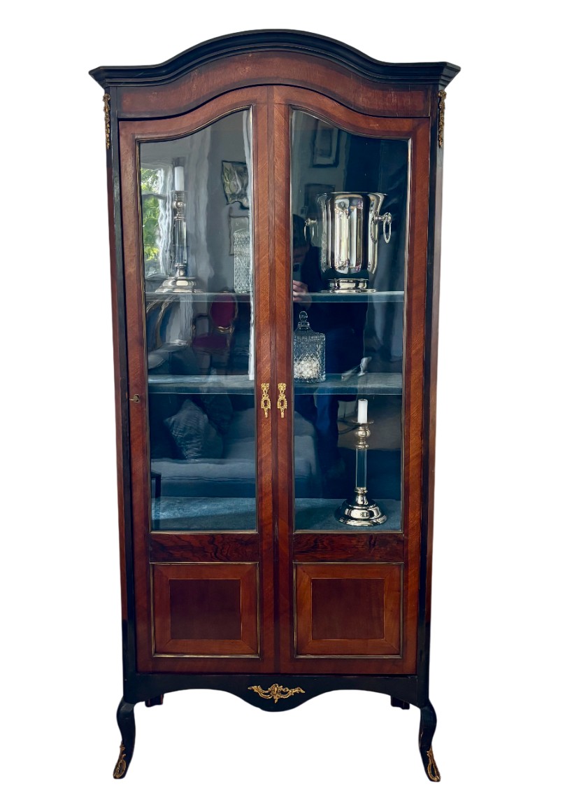 Vitrine, Style Louis XV