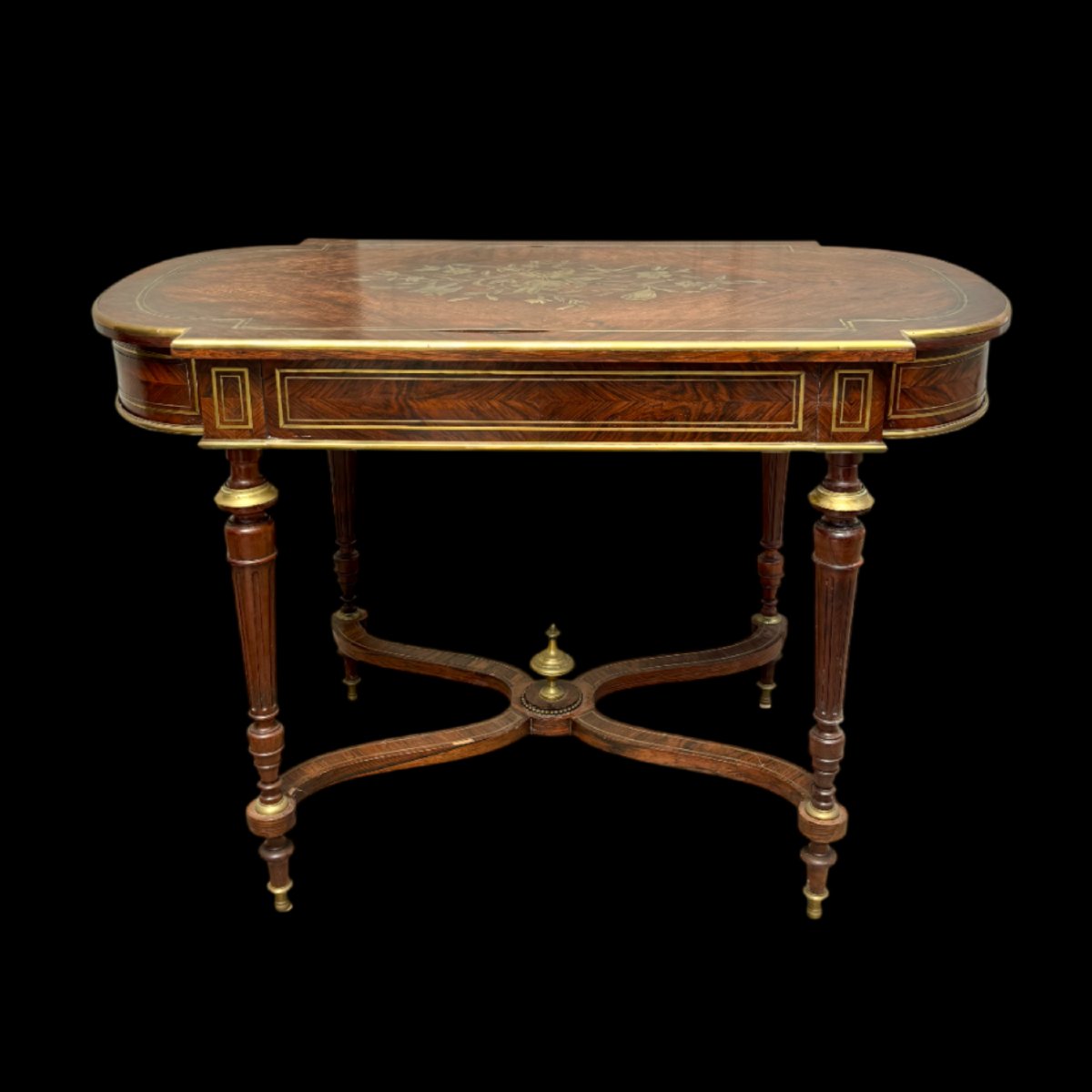 Table de milieu à entretoise Napoléon III