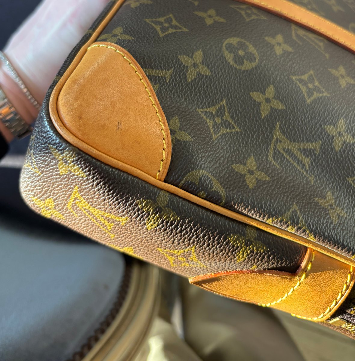 Business Bag - Louis Vuitton -photo-4