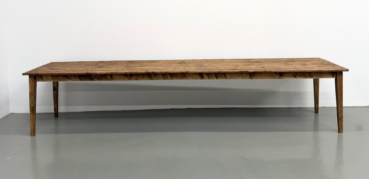 Grande table de ferme XXL en pin massif et pieds fuseaux années 50