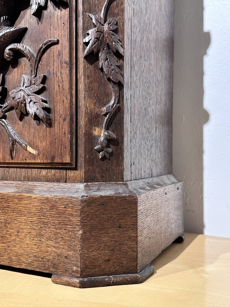 Coffre ou Huche à Pain en Chêne Sculpté – Décor de Chasse & Nature-photo-2