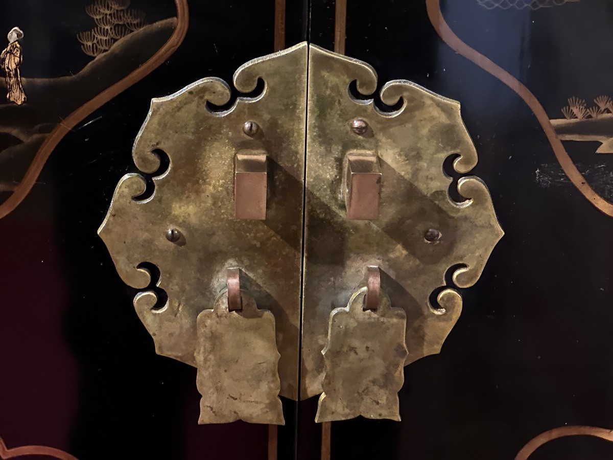 Japanese-style Cabinet - Black, Gold And Red Lacquer-photo-3