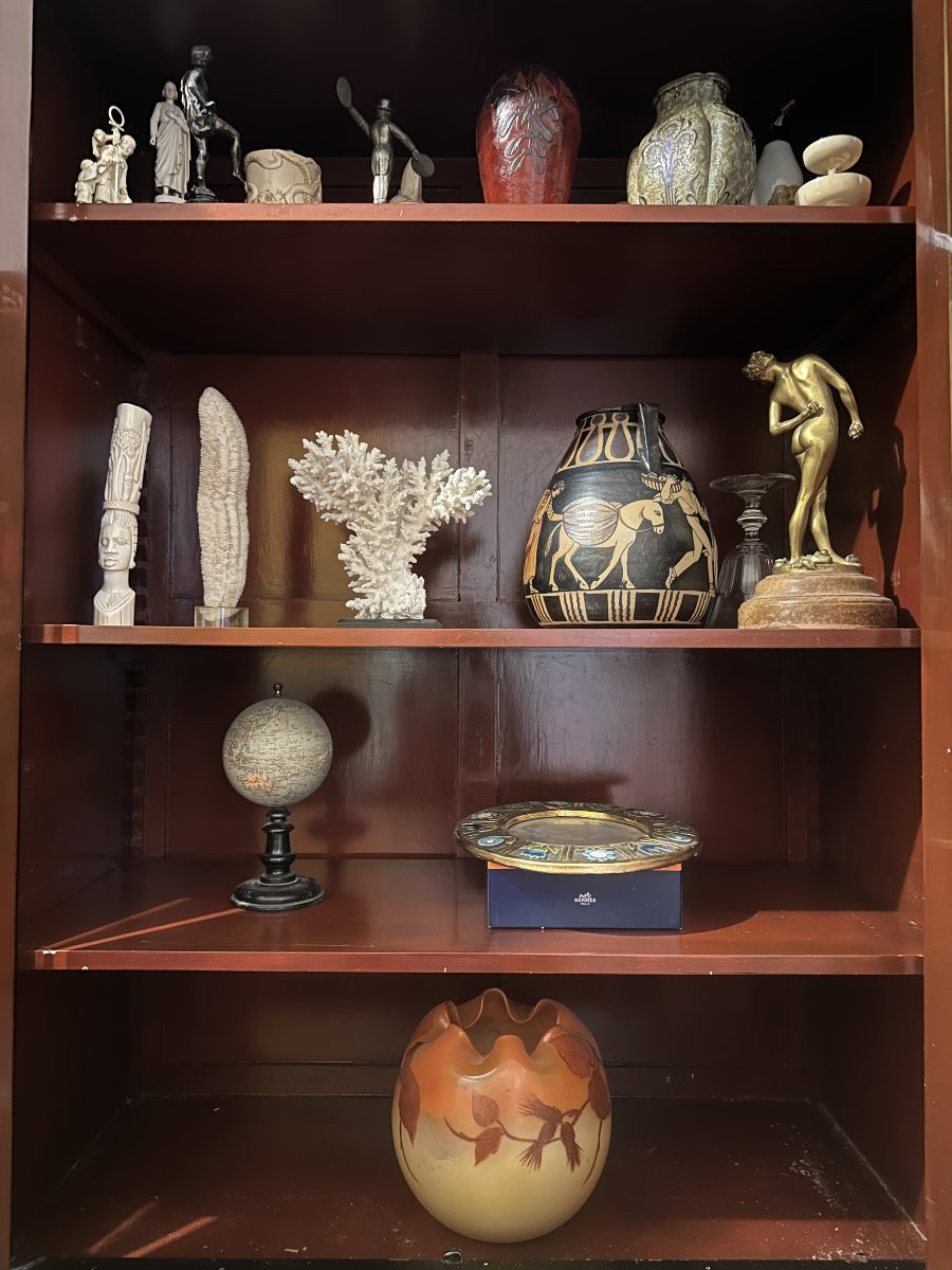 Japanese-style Cabinet - Black, Gold And Red Lacquer-photo-3
