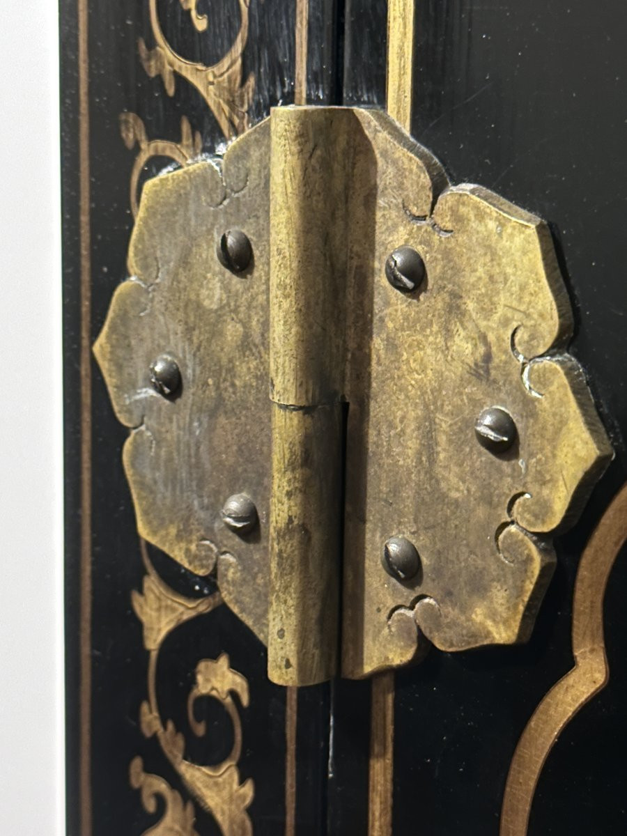 Japanese-style Cabinet - Black, Gold And Red Lacquer-photo-7