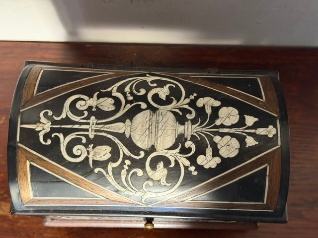 Small 18th-century Box -photo-2