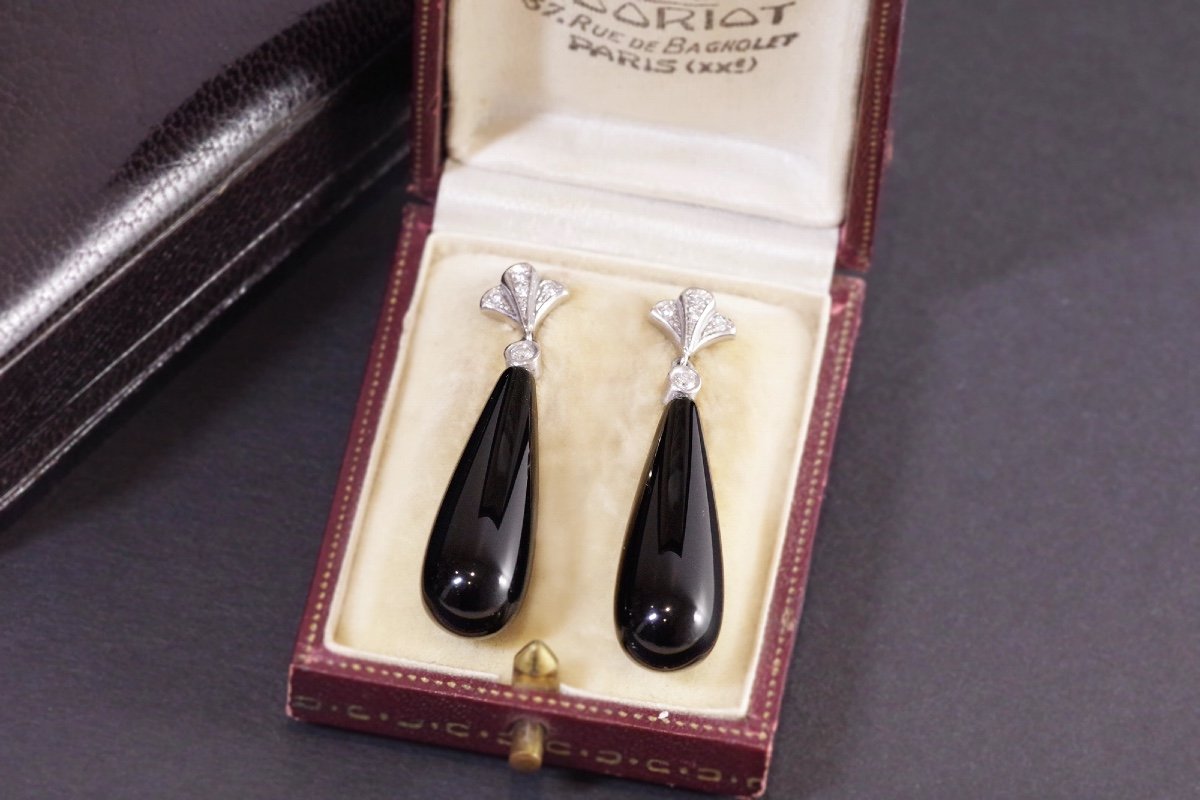 Onyx Art Deco Style Earrings In White Gold 18 Karats, Dangle Earrings, Diamond Earrings-photo-2
