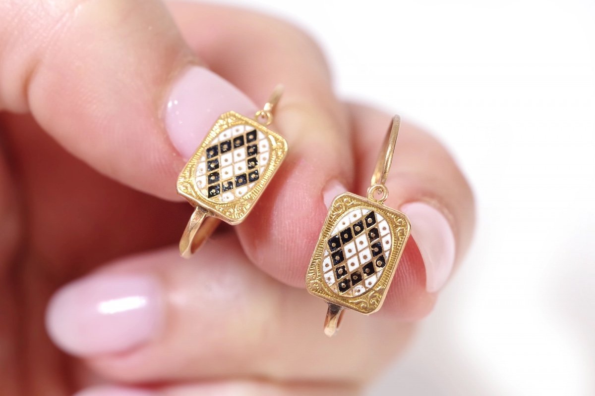 Victorian French Enamel Earrings In 18 Karat Gold, Checkered Enamel Decoration-photo-2