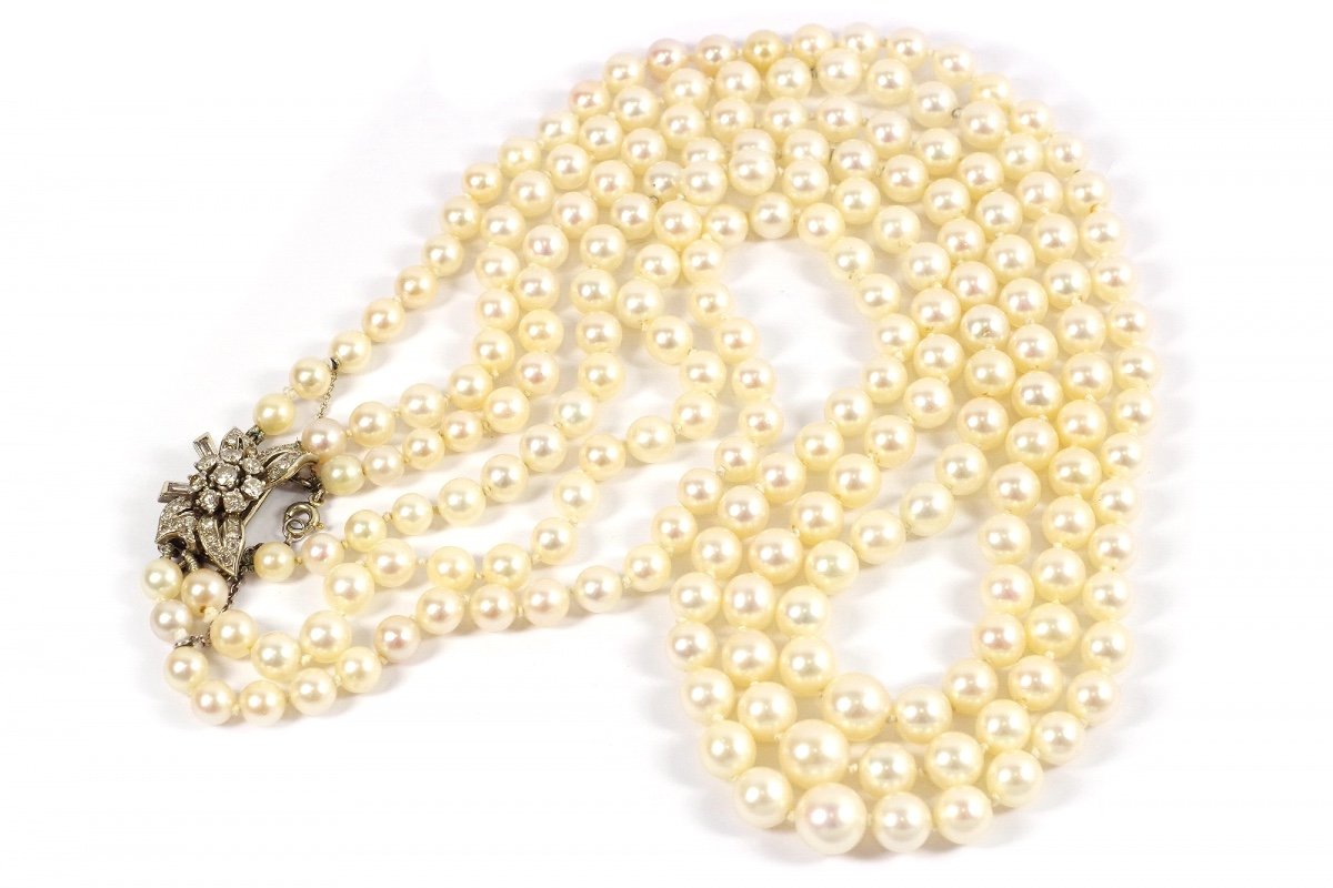 Large Necklace Three Streands Pearls With An 18k Gold Diamond Clasp,knot, Diamonds, Gold Clasp -photo-2