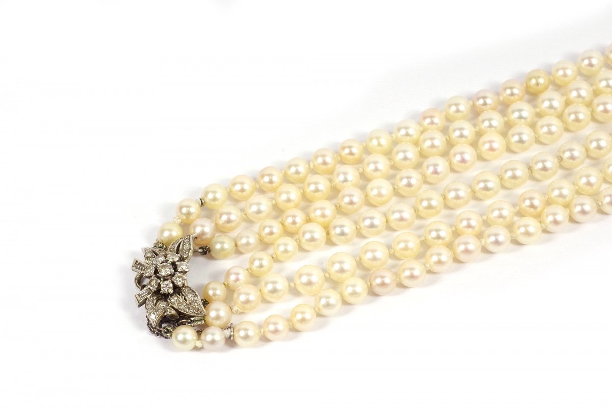 Large Necklace Three Streands Pearls With An 18k Gold Diamond Clasp,knot, Diamonds, Gold Clasp -photo-2