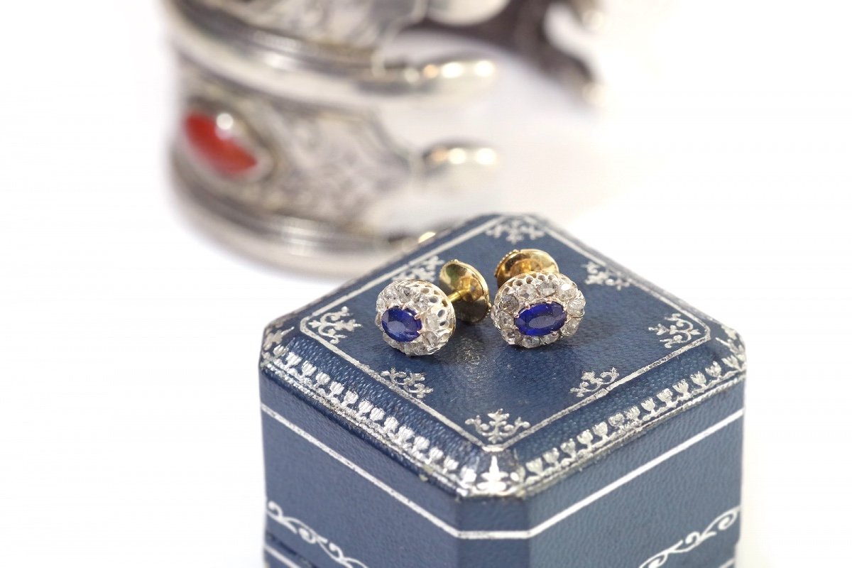 Cluster Diamond Stud Earrings In 18-karat Gold And Silver, Daisy Earrings, Imitation Sapphire-photo-2