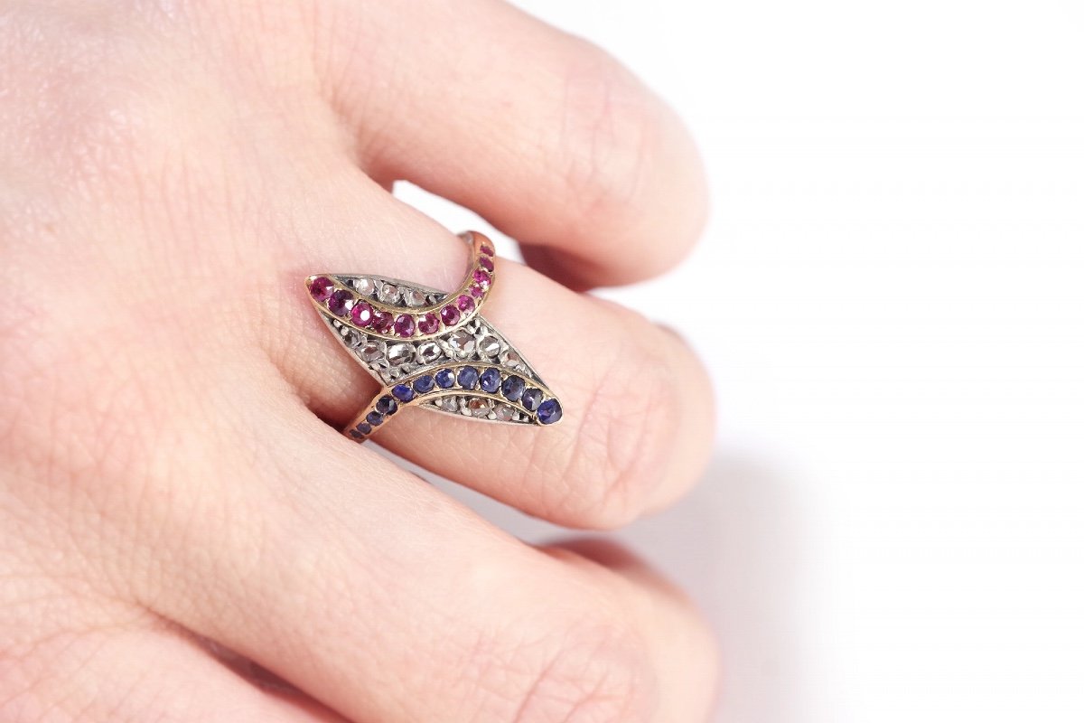 Patriotic Marquise Ring In 18 Karat Gold, Ruby, Sapphires, Sports-related Jewelry Paris 2024-photo-2