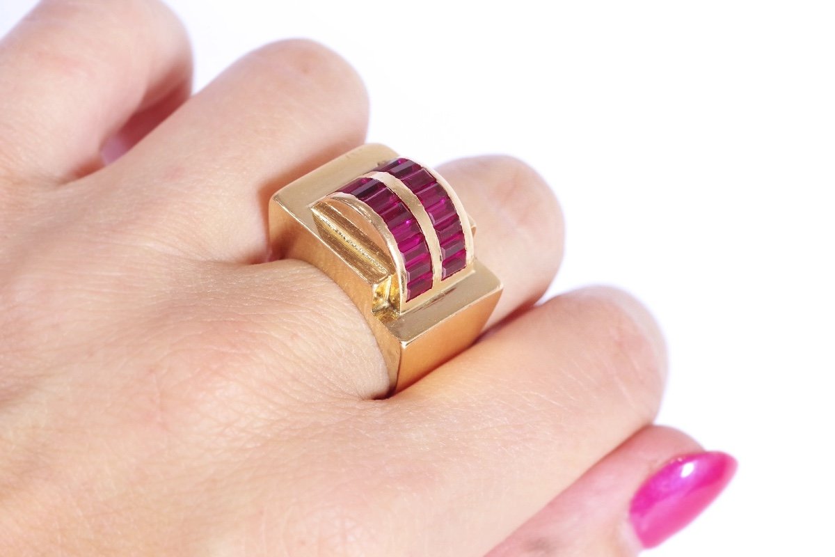Tank Ruby Ring In 18 Karat Gold, Retro Jewelry, Synthetic Rubies, Tank Jewelry, Big Ring, Tank -photo-3
