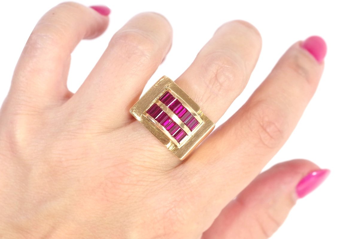 Tank Ruby Ring In 18 Karat Gold, Retro Jewelry, Synthetic Rubies, Tank Jewelry, Big Ring, Tank -photo-4