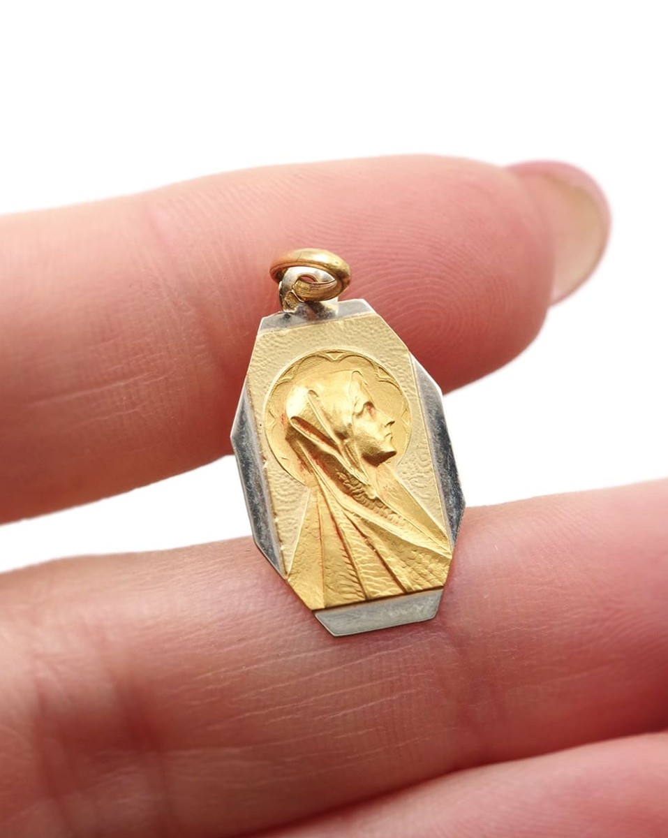 Pendentif Art Deco Vierge Marie en or 18 karats et platine, médaille religieuse