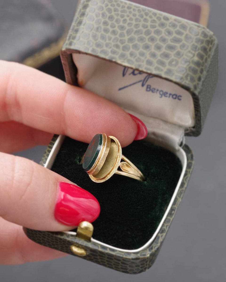 Bague secret jaspe sanguin en or 18k, bague poison, bague française, bague chevalière-photo-2