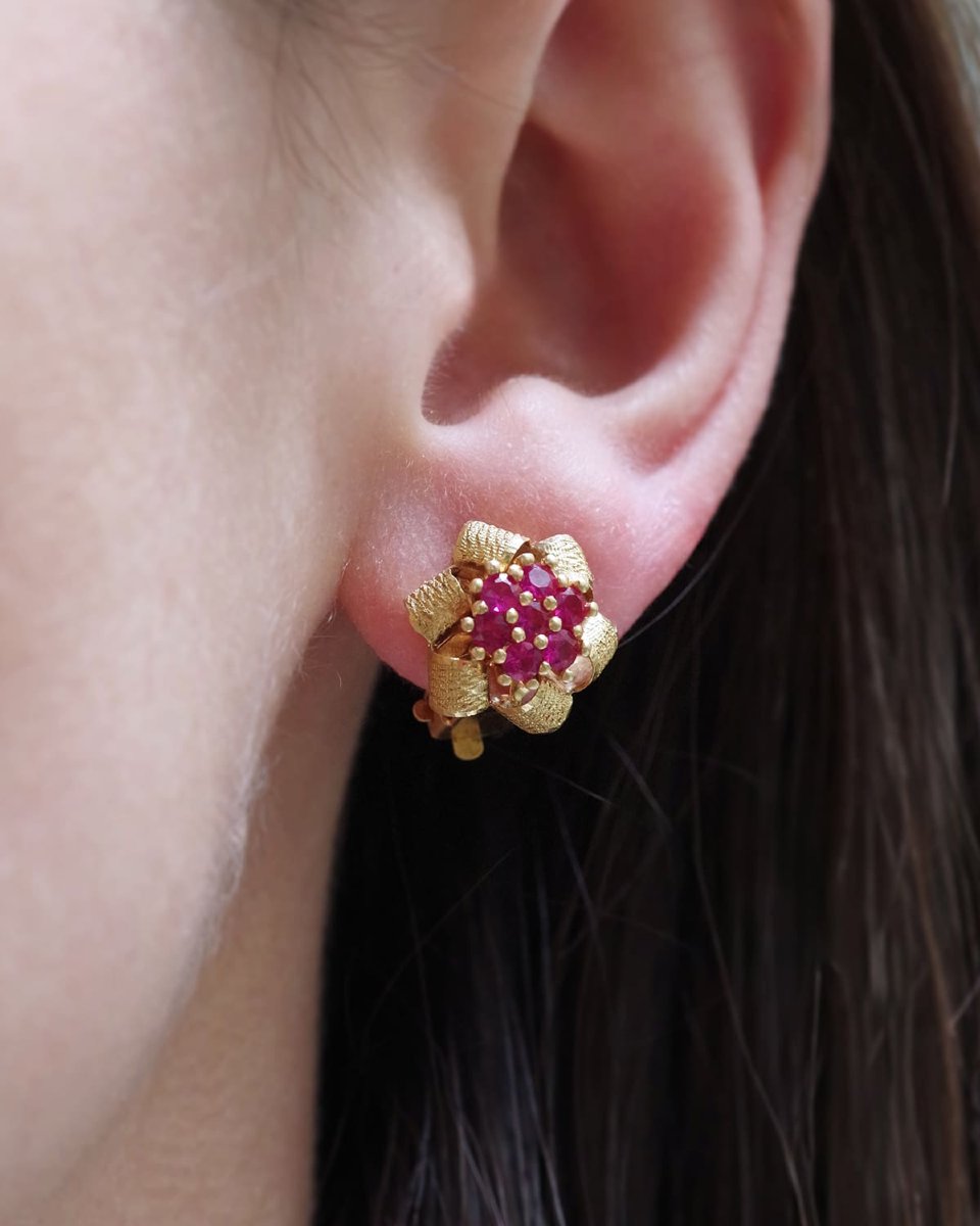 Vintage Ruby Flowers Clip-on Earrings In 18k Gold, Spain Retro Earrings, Synthetic Rubies-photo-1