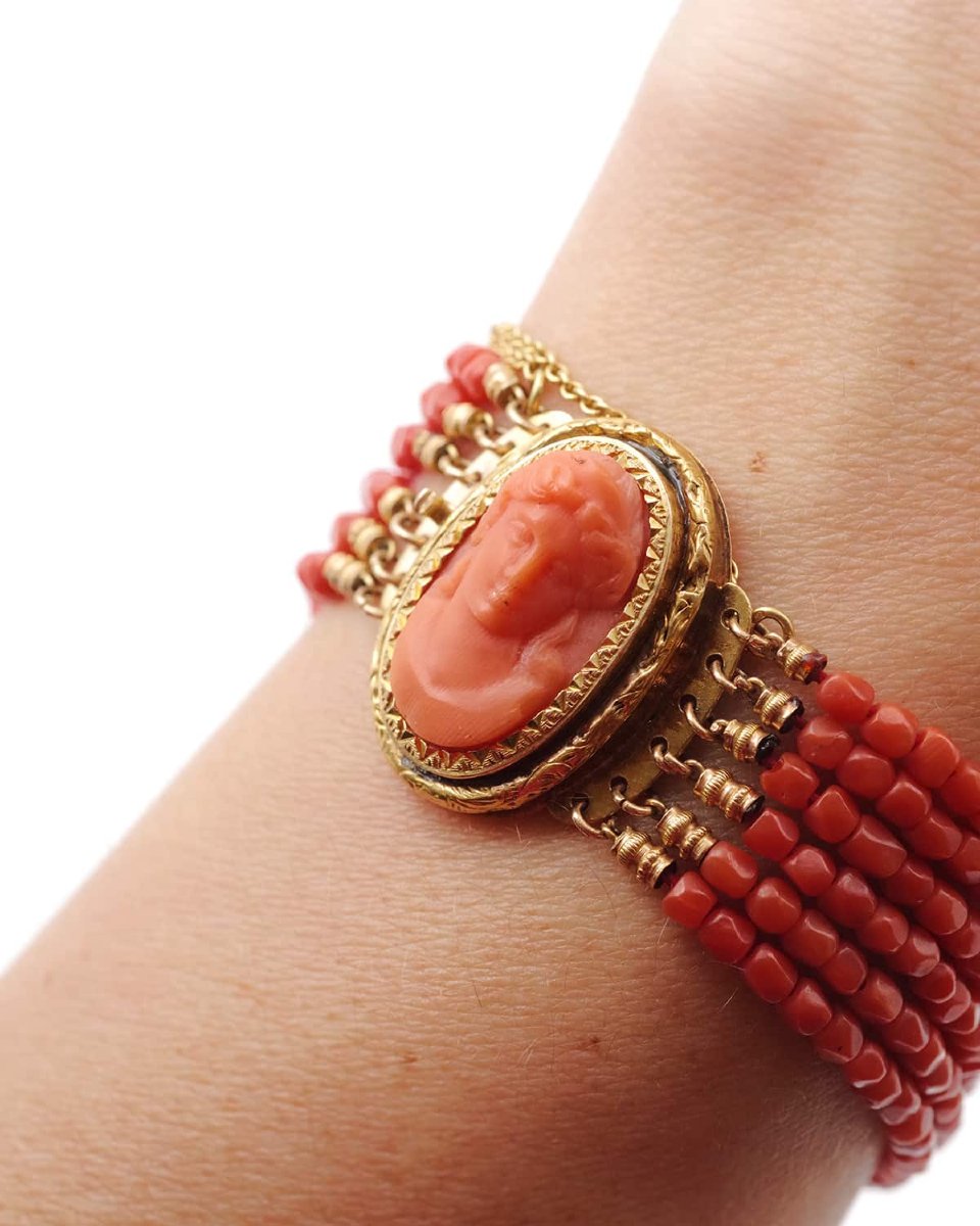 Victorian Coral Cameo Bracelet In 18k Gold, French Victorian Facetted Coral Beads Cameo-photo-3